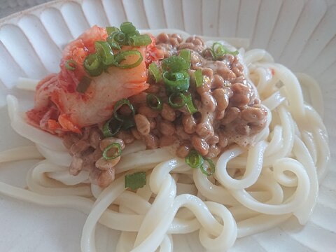 キムチ納豆うどん